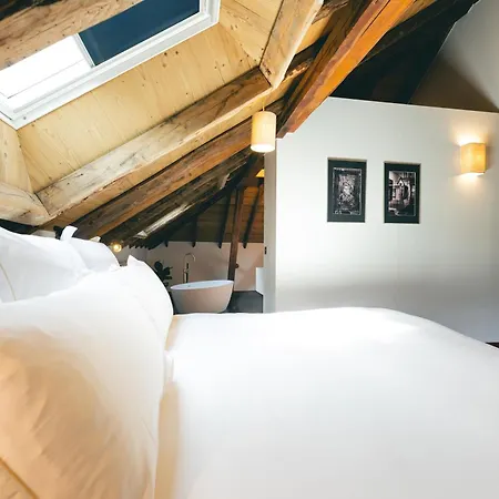 Lorenzo & Restaurant מלון