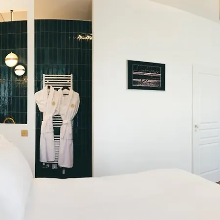 מלון Lorenzo & Restaurant