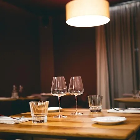 Lorenzo - & Restaurant - *